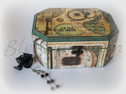 Wooden treasure box "Inspiration" 