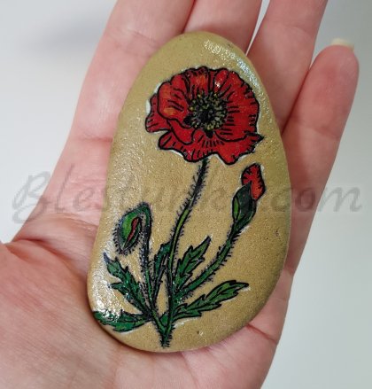 Decorated stone "Poppie"