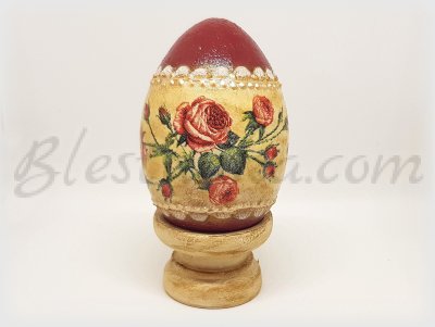 Decorative wooden egg "Red roses"