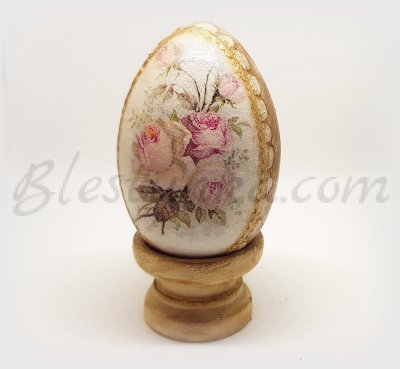 Decorative wooden egg "Pink roses" 