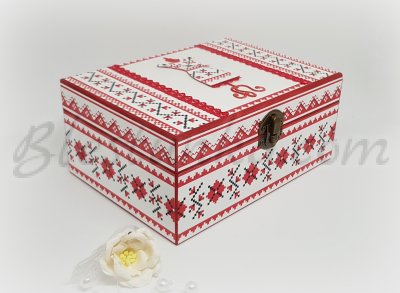 Wooden treasure box "Bulgarian embroidery"