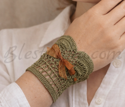 Crochet bracelets "Sisters" -  green