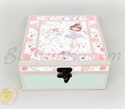 Caja para los tesoros del bebé "La muchacha con las flores"